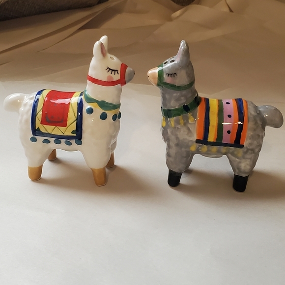 Colorful Ceramic Llama Salt Pepper Shakers. Peruvian . - Picture 1 of 6